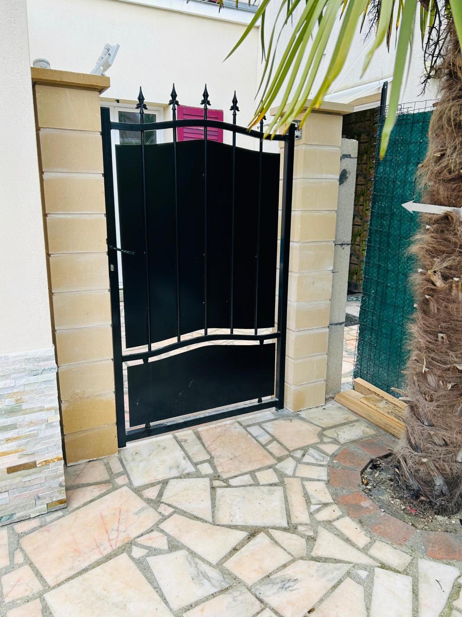 Cozy Appartement Bussy-Saint-Georges Buitenkant foto
