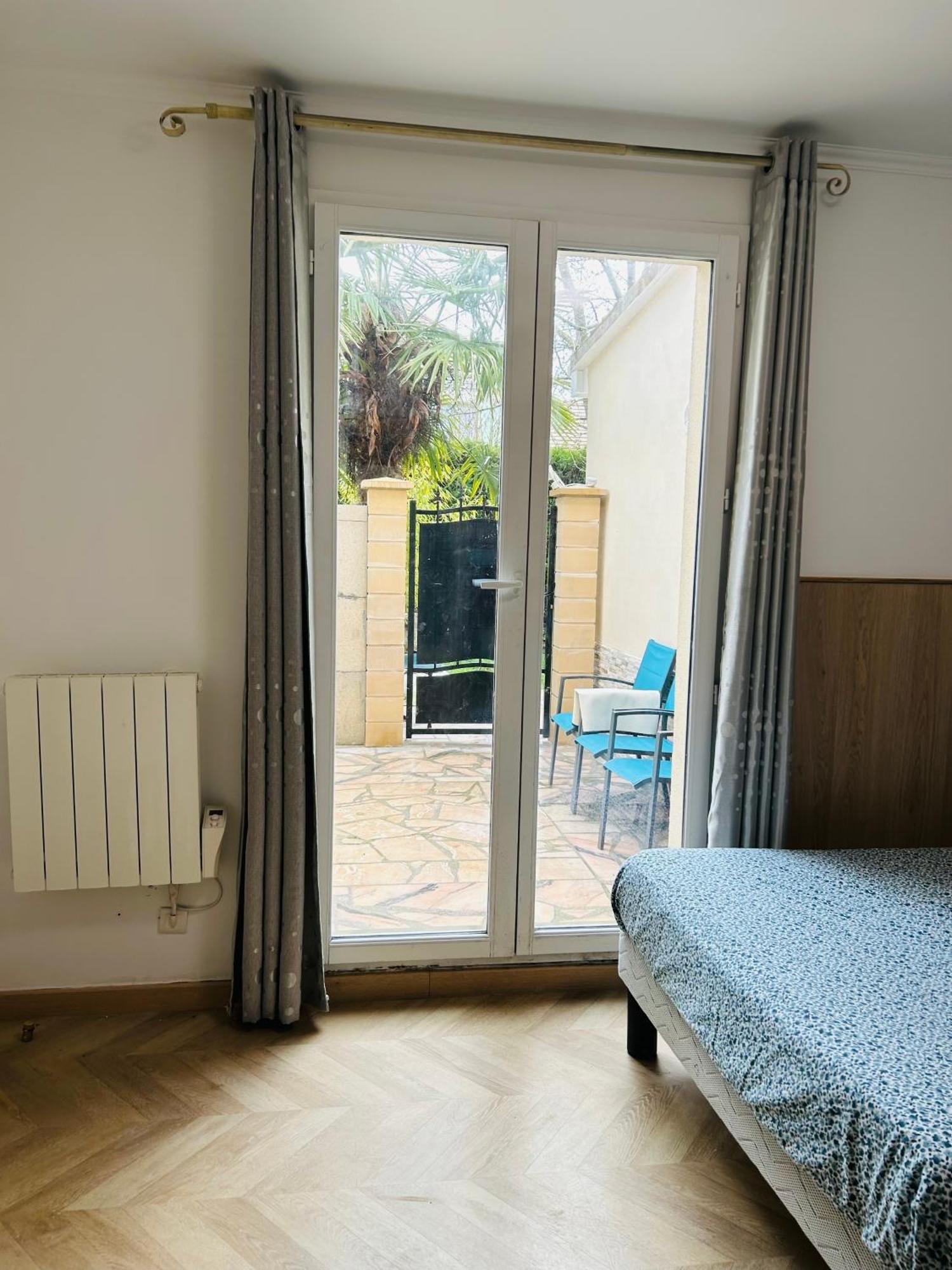 Cozy Appartement Bussy-Saint-Georges Buitenkant foto